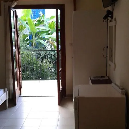 Гостевой дом Aivaliotis House *