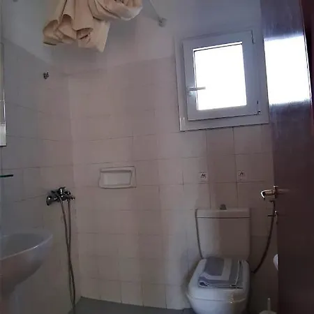 Aivaliotis House بيت ضيافة