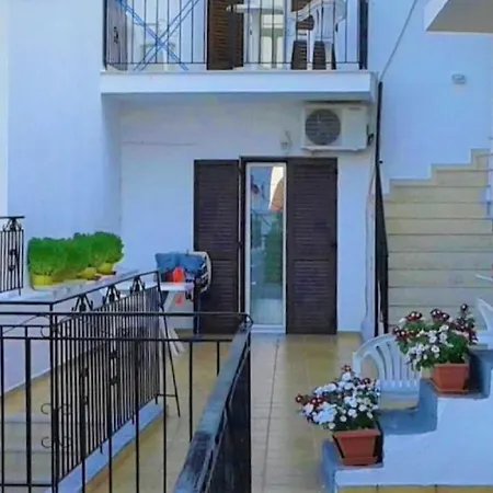 Aivaliotis House بيت ضيافة مدينة سكياثوس