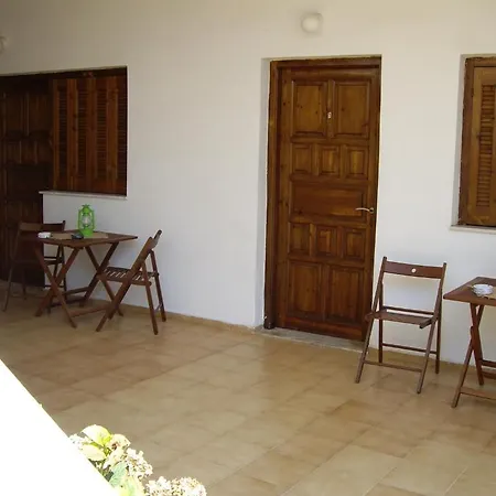 بيت ضيافة Aivaliotis House